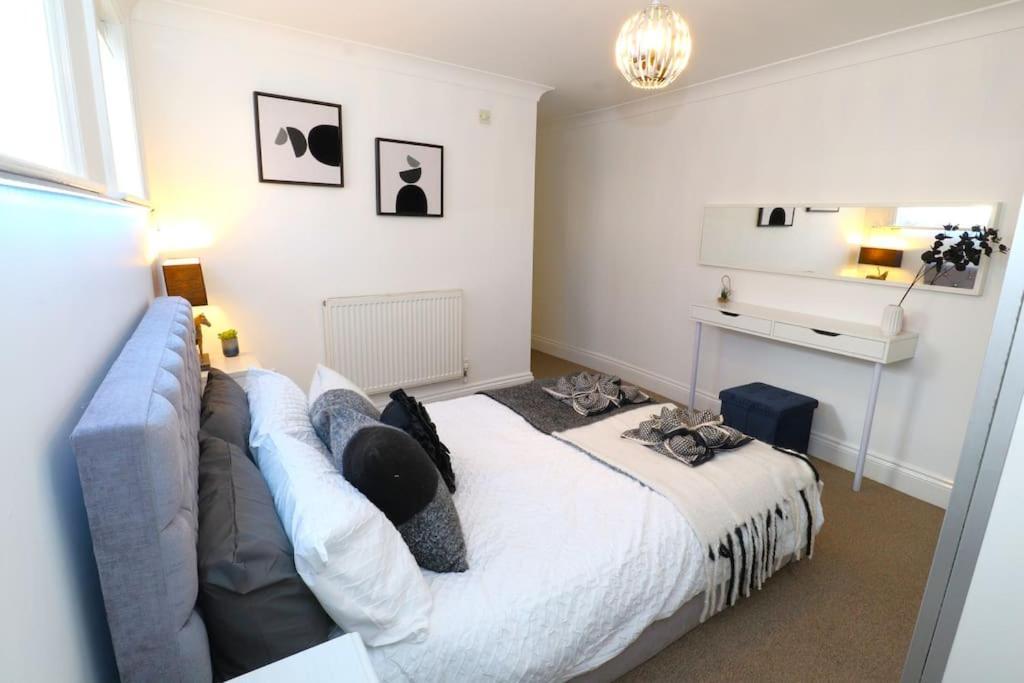 New Sunset Square Eastbourne 2 Bed Apartment, Long Stay Welcome Eksteriør billede
