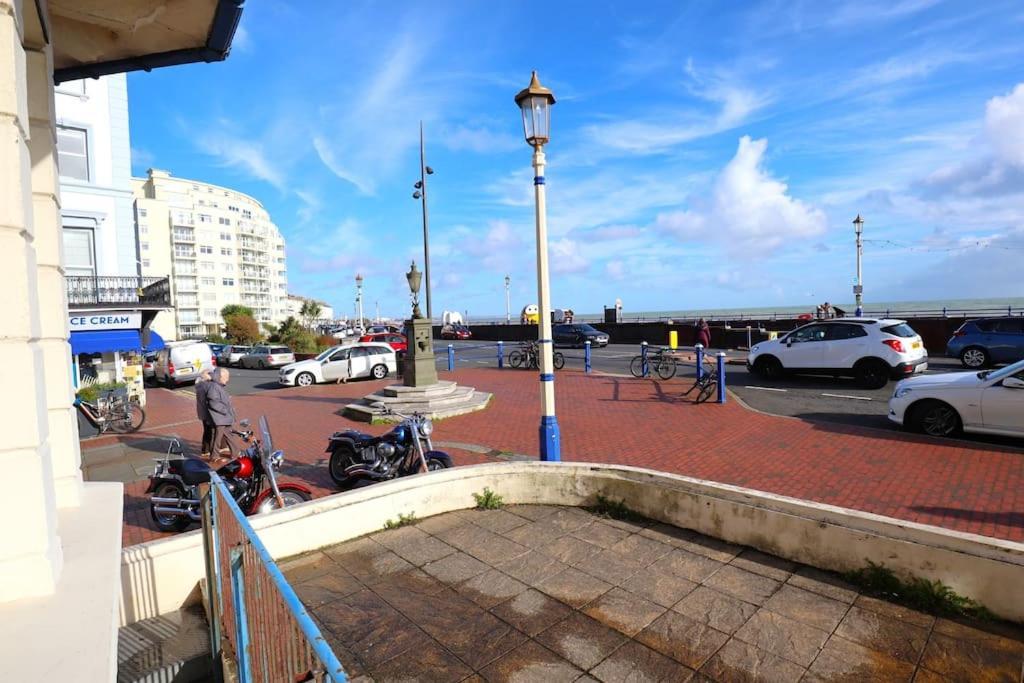 New Sunset Square Eastbourne 2 Bed Apartment, Long Stay Welcome Eksteriør billede