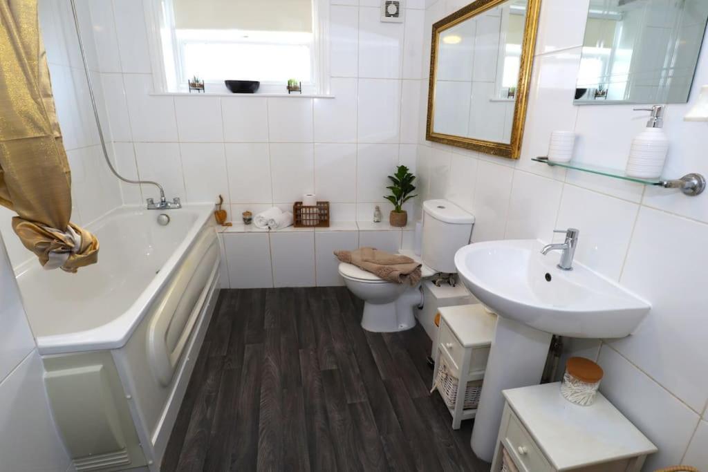 New Sunset Square Eastbourne 2 Bed Apartment, Long Stay Welcome Eksteriør billede