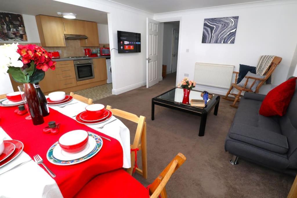 New Sunset Square Eastbourne 2 Bed Apartment, Long Stay Welcome Eksteriør billede