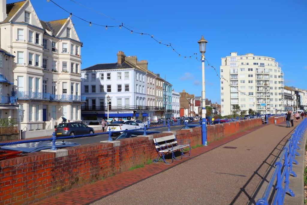 New Sunset Square Eastbourne 2 Bed Apartment, Long Stay Welcome Eksteriør billede